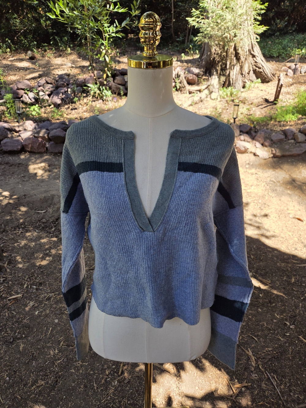 Free People Light Blue V-Neck Stripe Knit Crop Sweater - Women Size Large